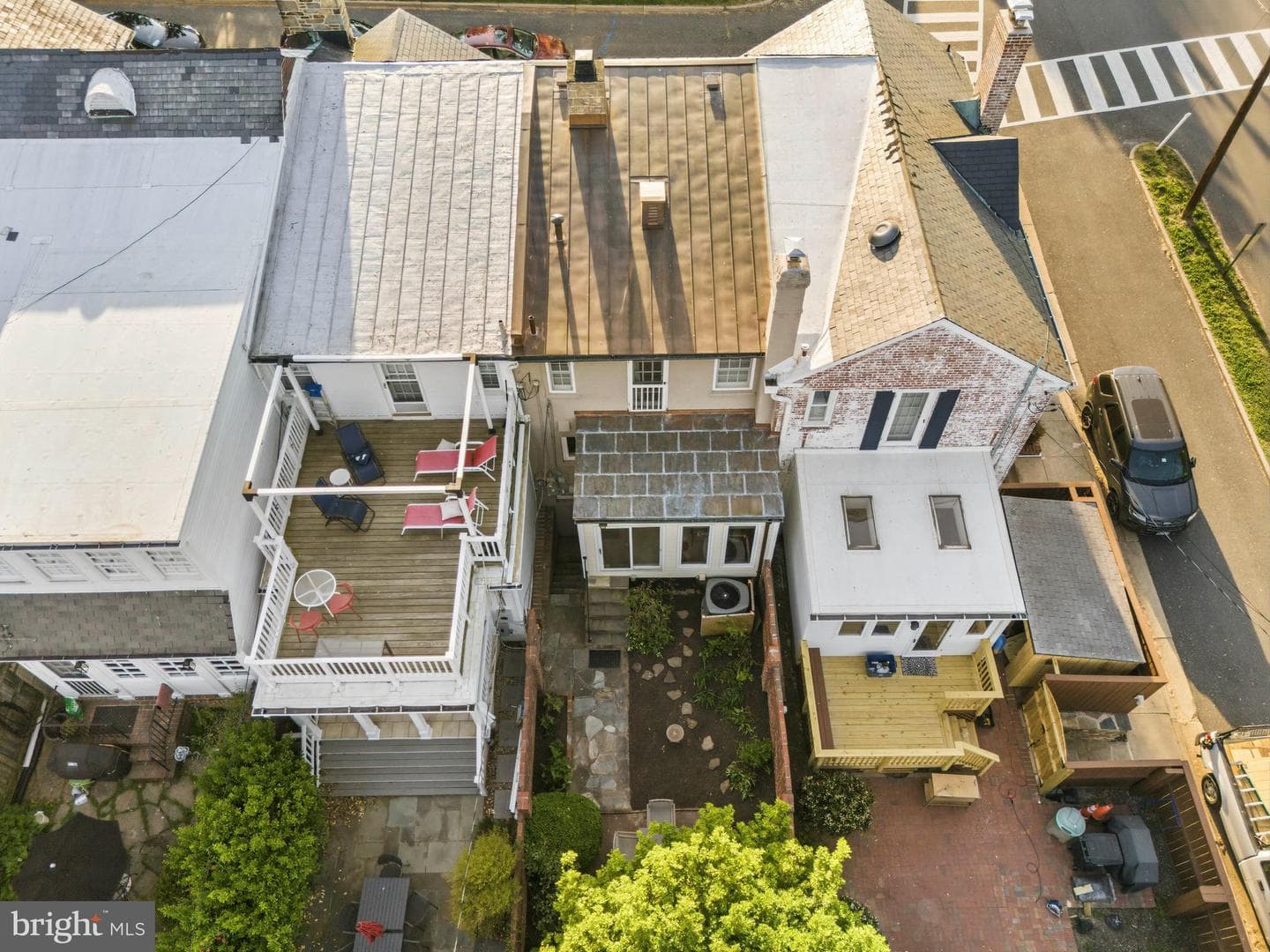 902 S Saint Asaph Street photo 28