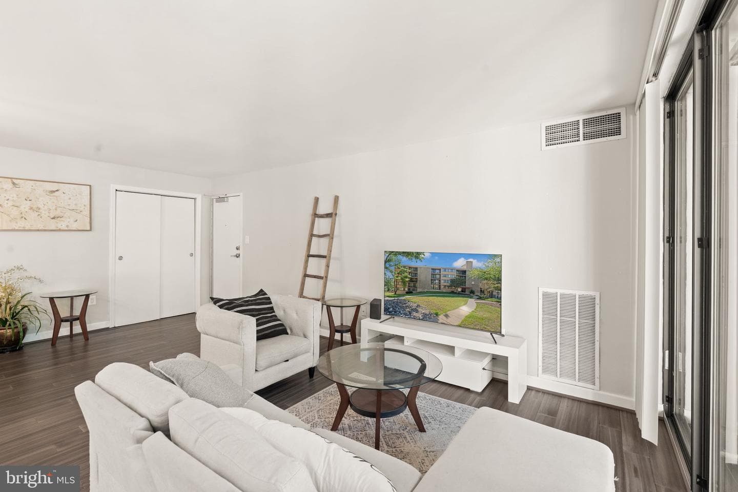 12 Van Dorn #405 photo 10