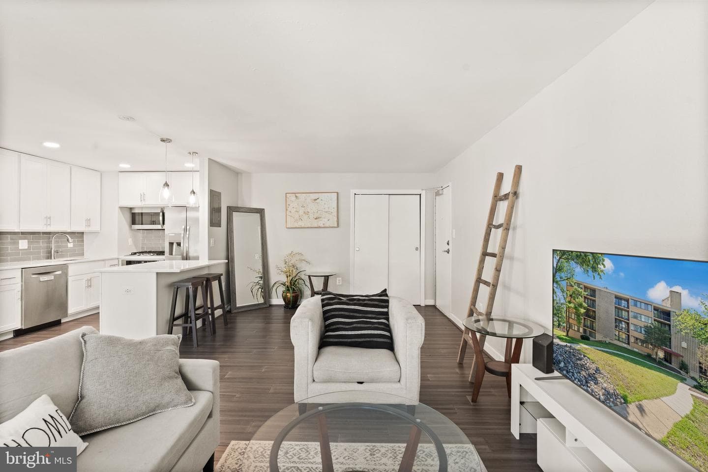 12 Van Dorn #405 photo 11