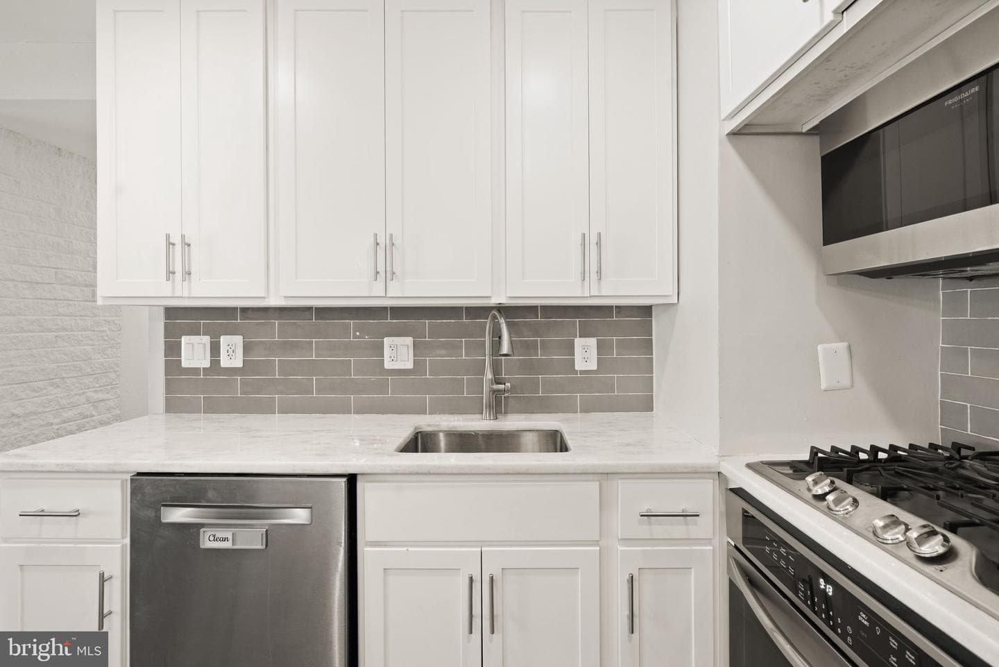 12 Van Dorn #405 photo 16