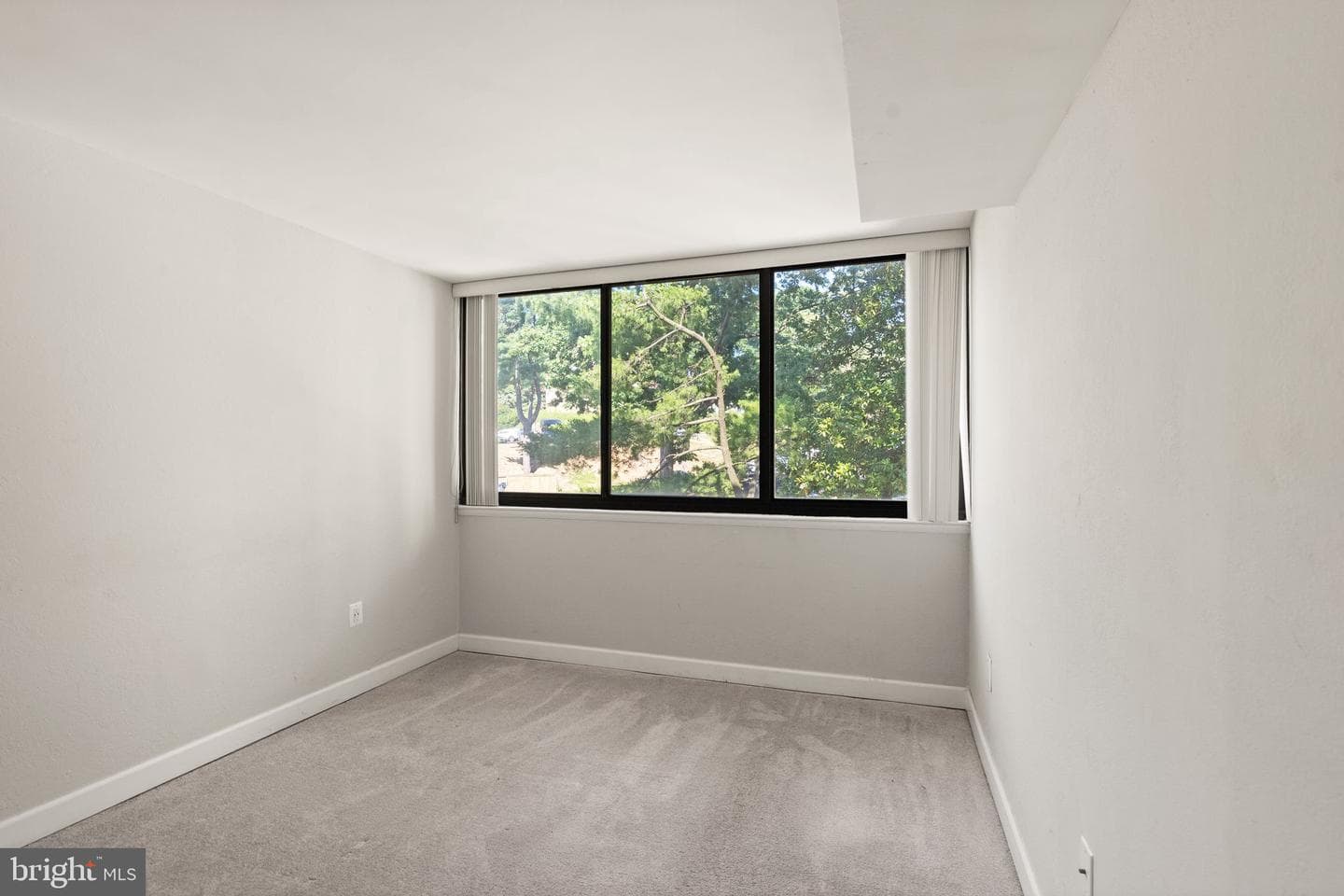 12 Van Dorn #405 photo 43