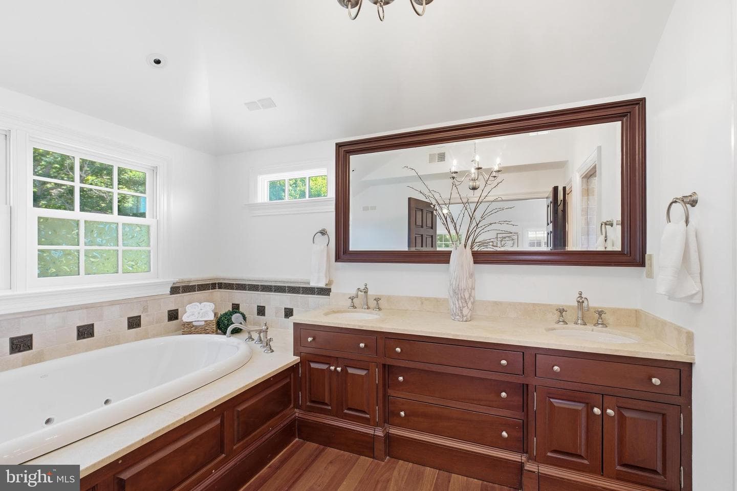 1337 Kingston Avenue photo 34