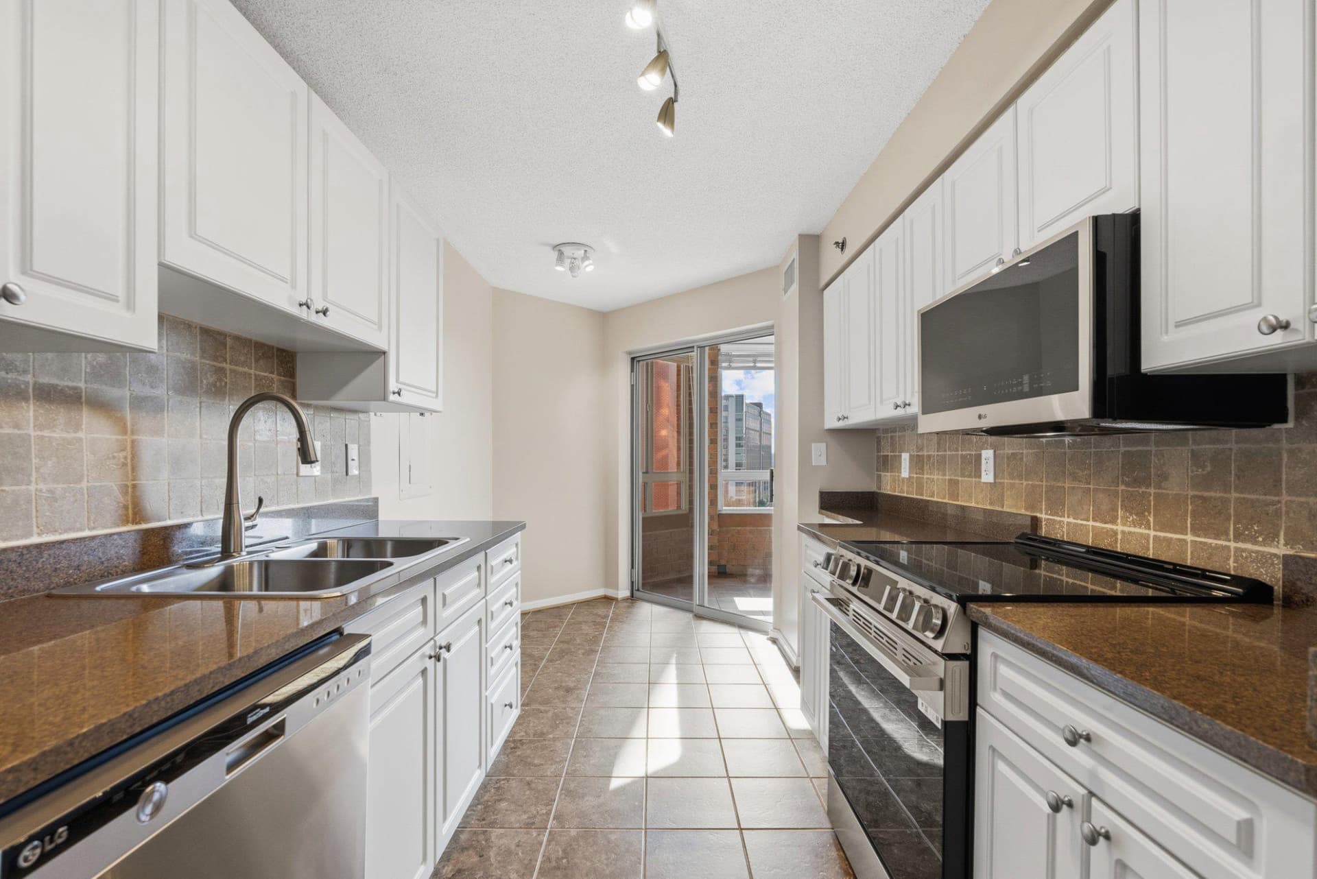 2181 Jamieson Avenue #901 photo 9