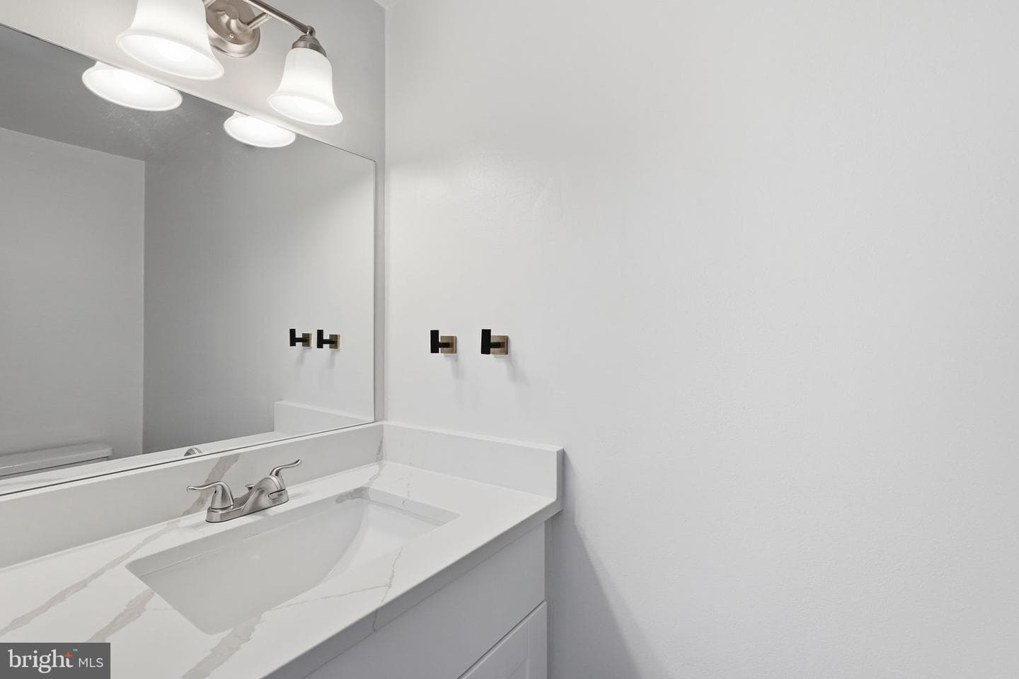 1608 W Abingdon Drive #302 photo 21