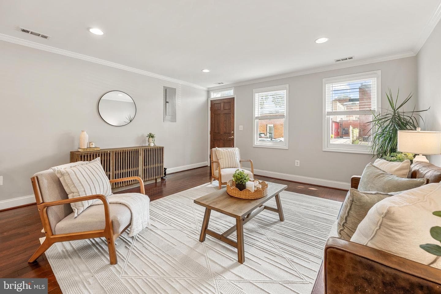 1111 Queen Street photo 13