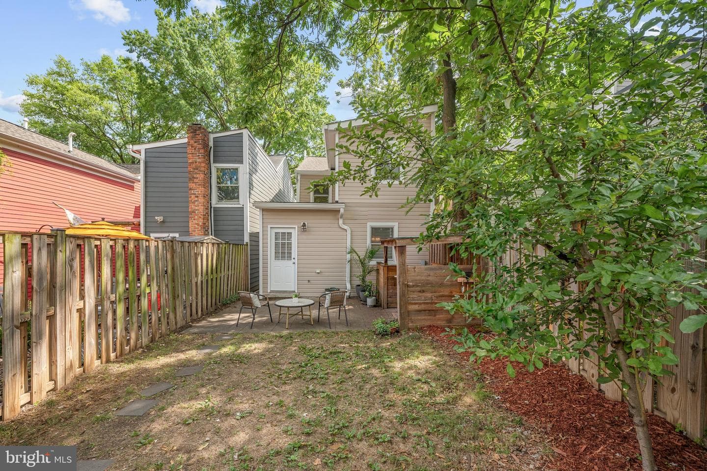1111 Queen Street photo 32