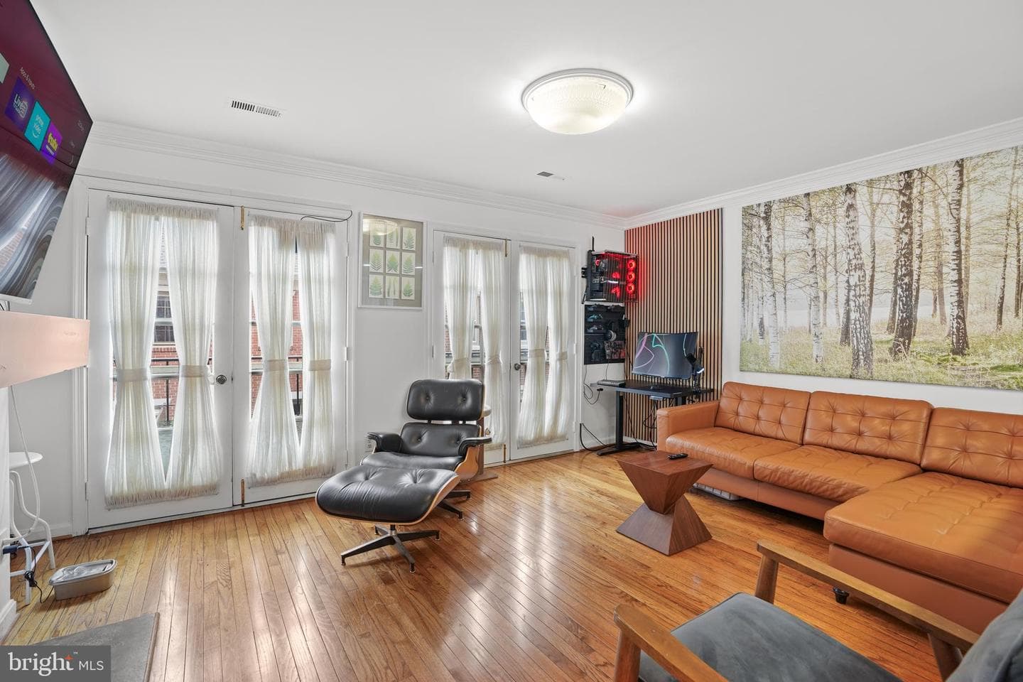 686 S Columbus Street photo 13