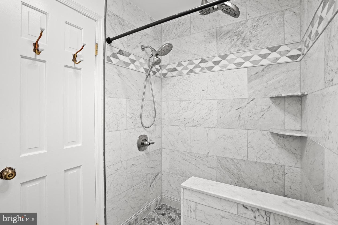686 S Columbus Street photo 36