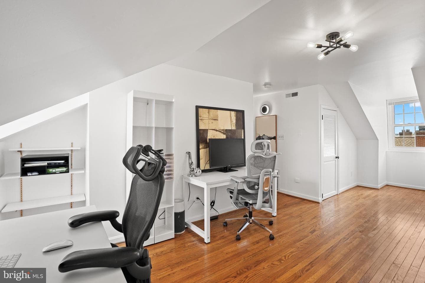 686 S Columbus Street photo 43