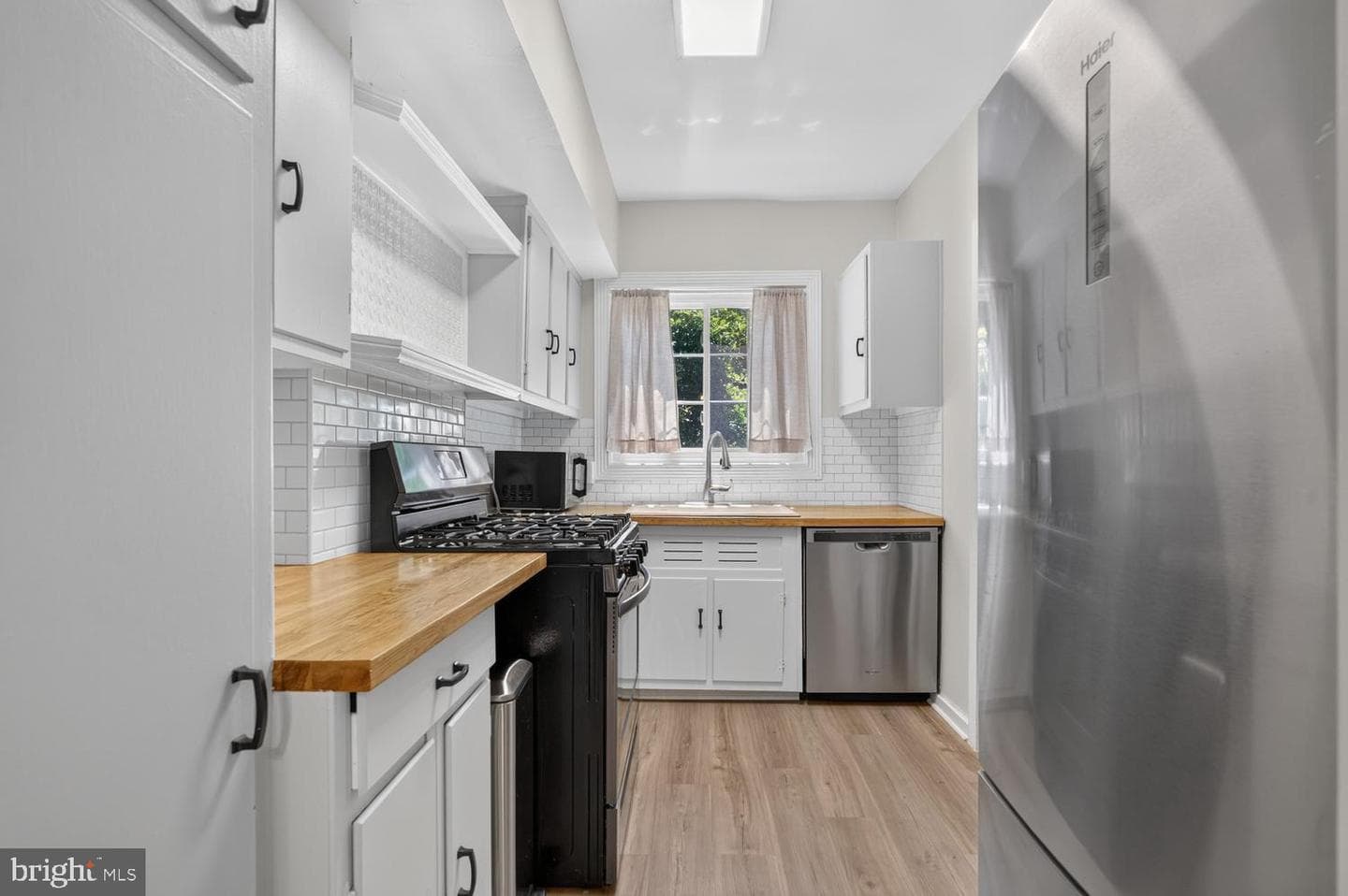 1557 Mount Eagle photo 15