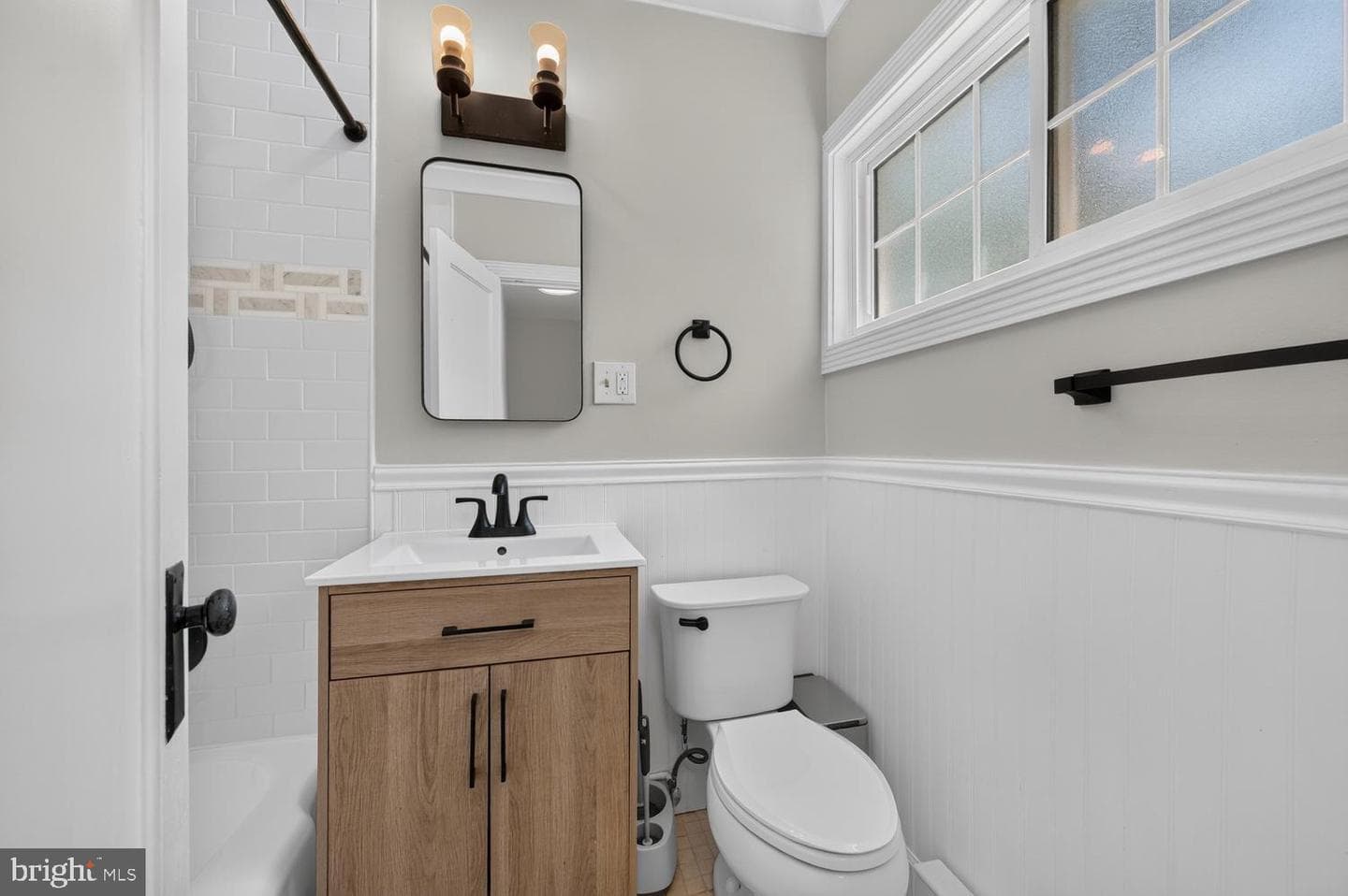 1557 Mount Eagle photo 23