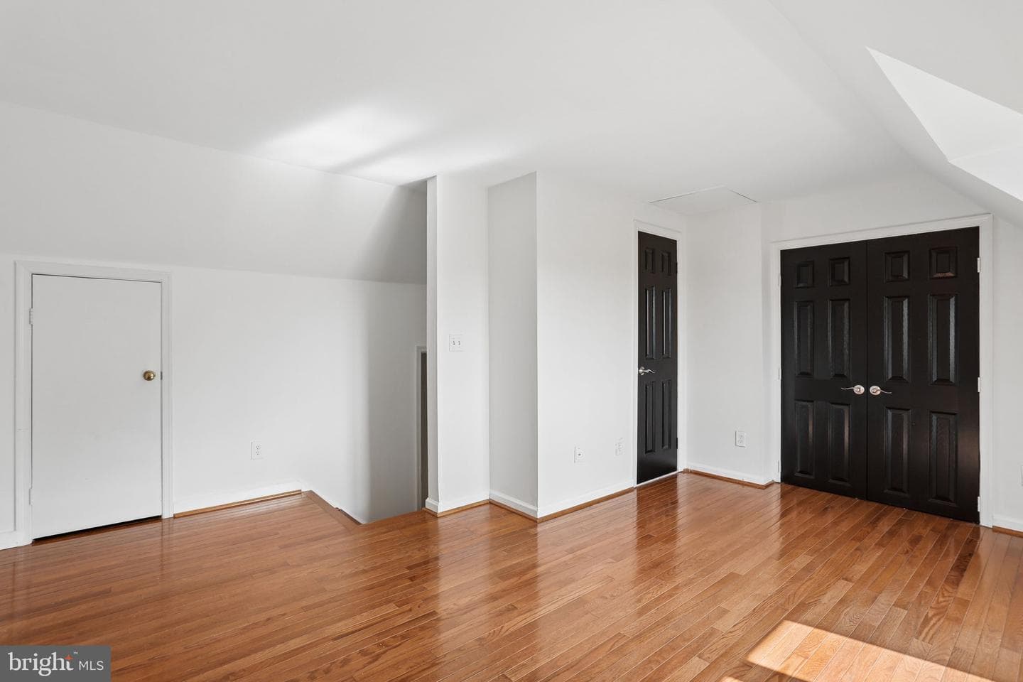 109 King Henry Court photo 22