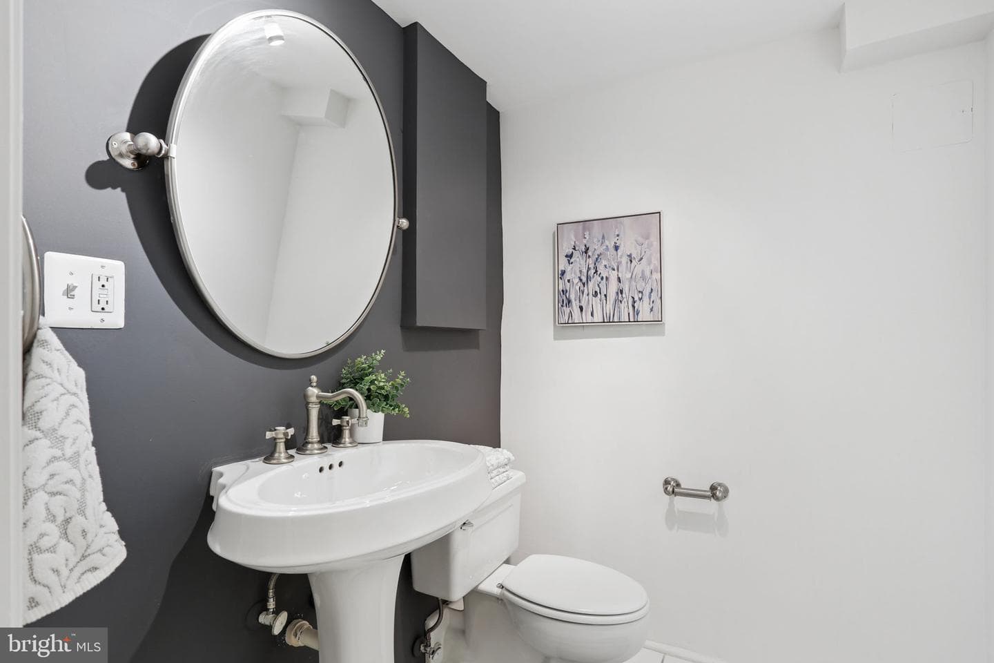 109 King Henry Court photo 23