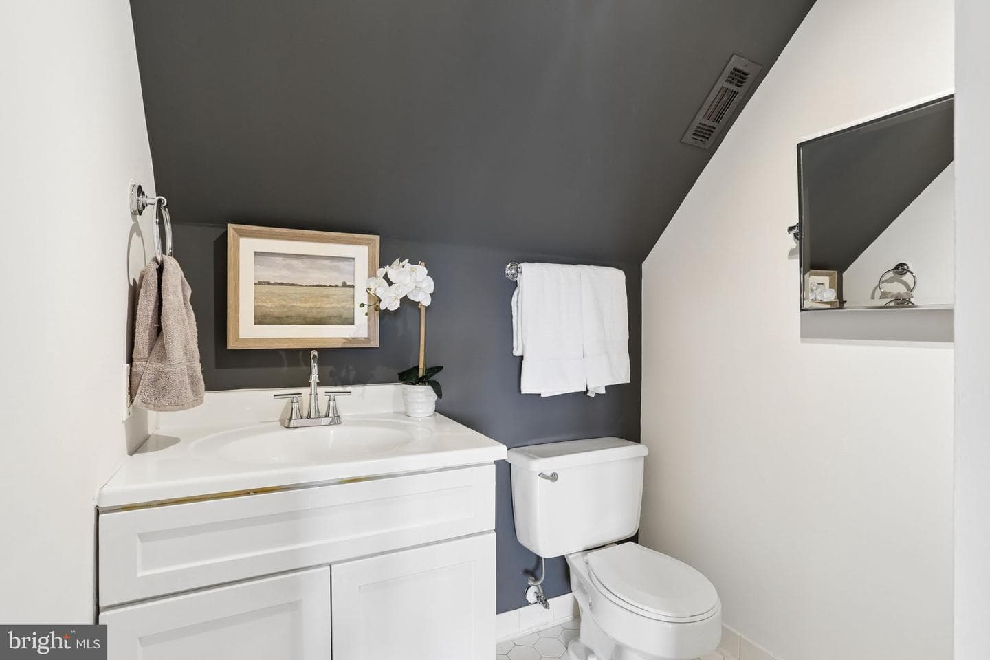 109 King Henry Court photo 24