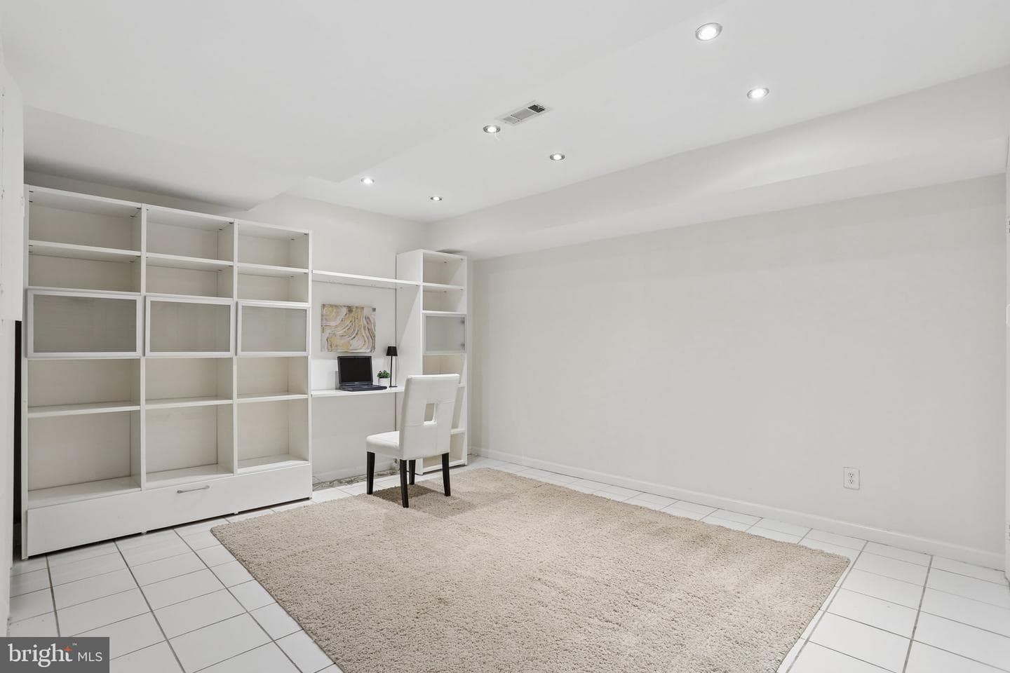 109 King Henry Court photo 25