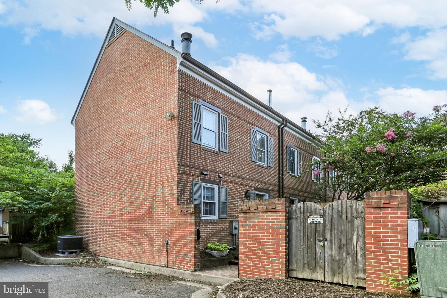 109 King Henry Court photo 26