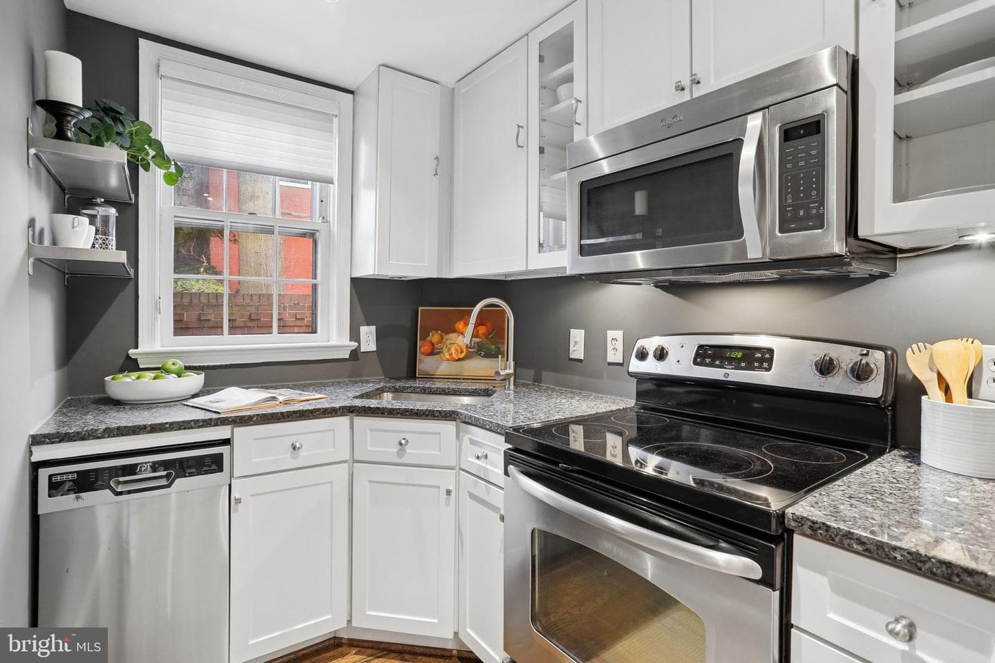 109 King Henry Court photo 4
