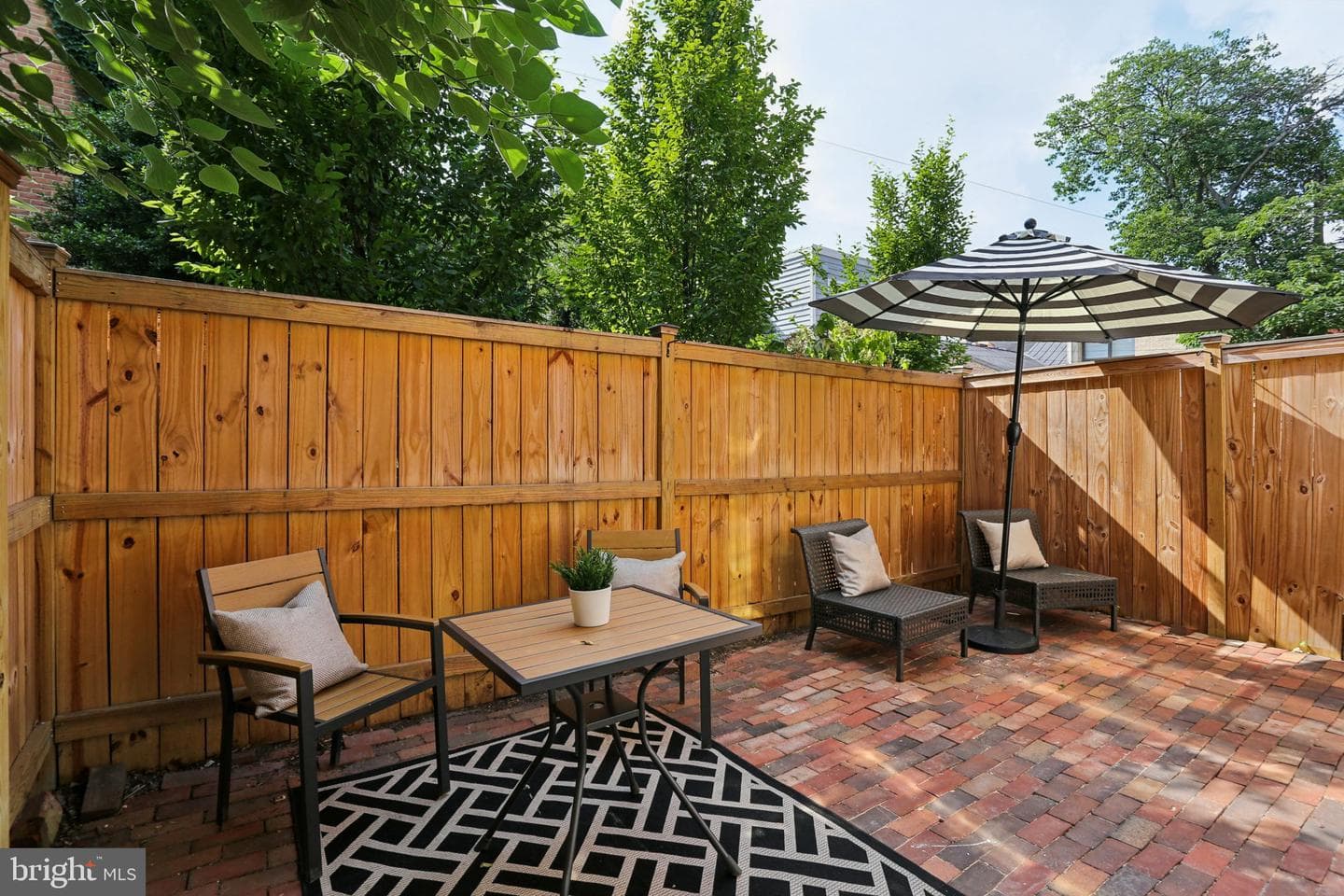 109 King Henry Court photo 5