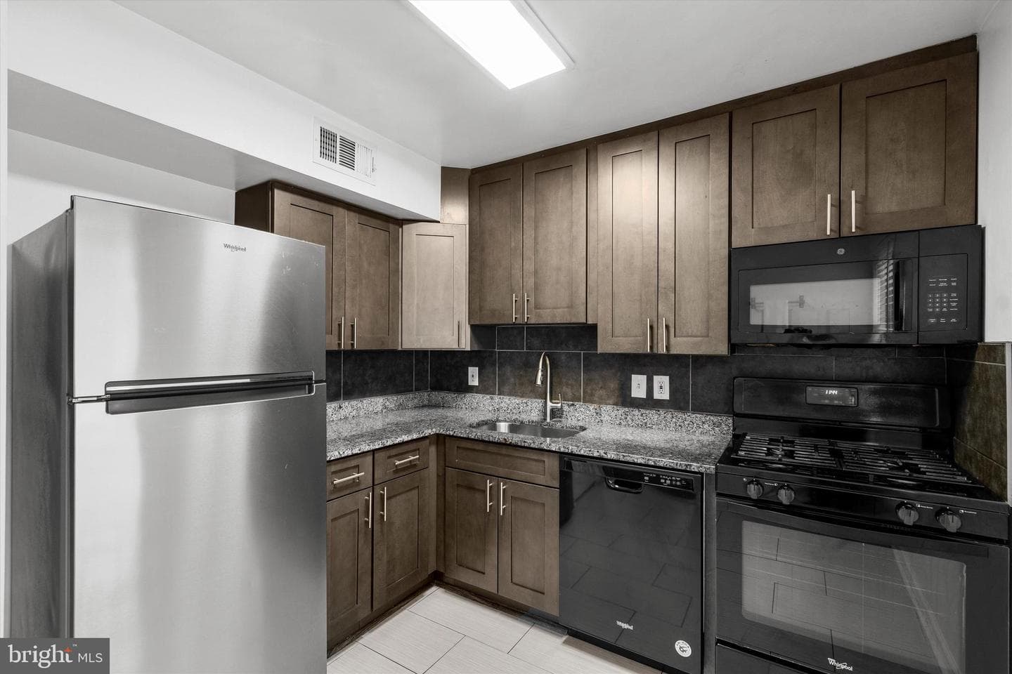 2 Canterbury Square #202 photo 7