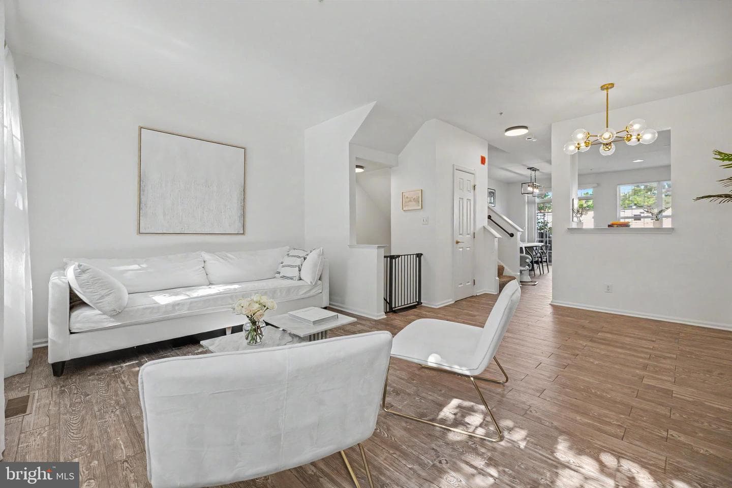 109 Martin Lane photo 22