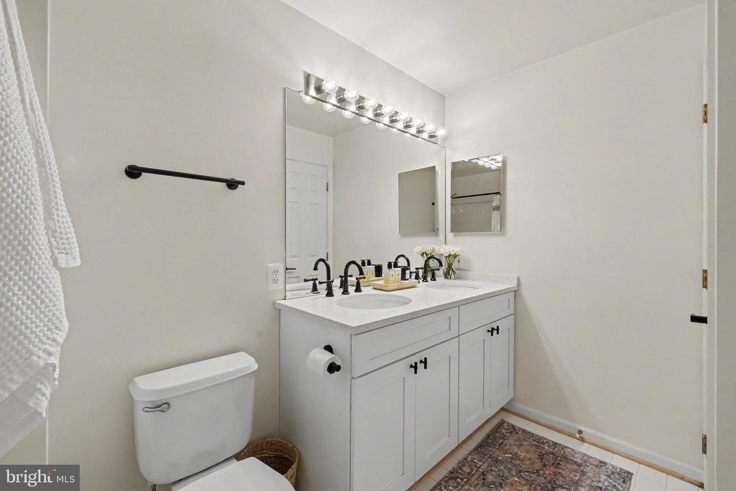 109 Martin Lane photo 43
