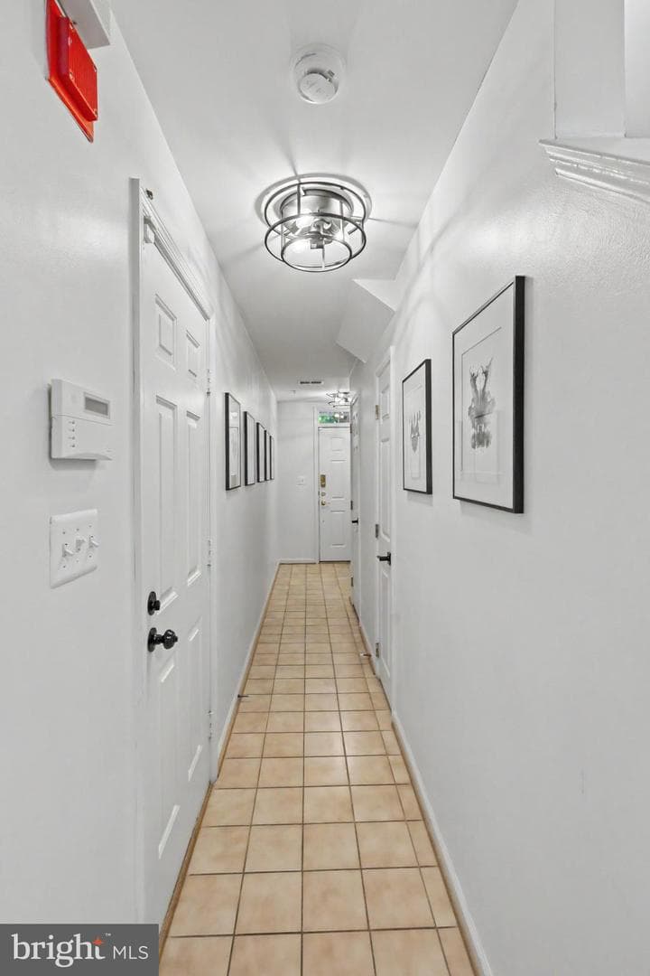 109 Martin Lane photo 7