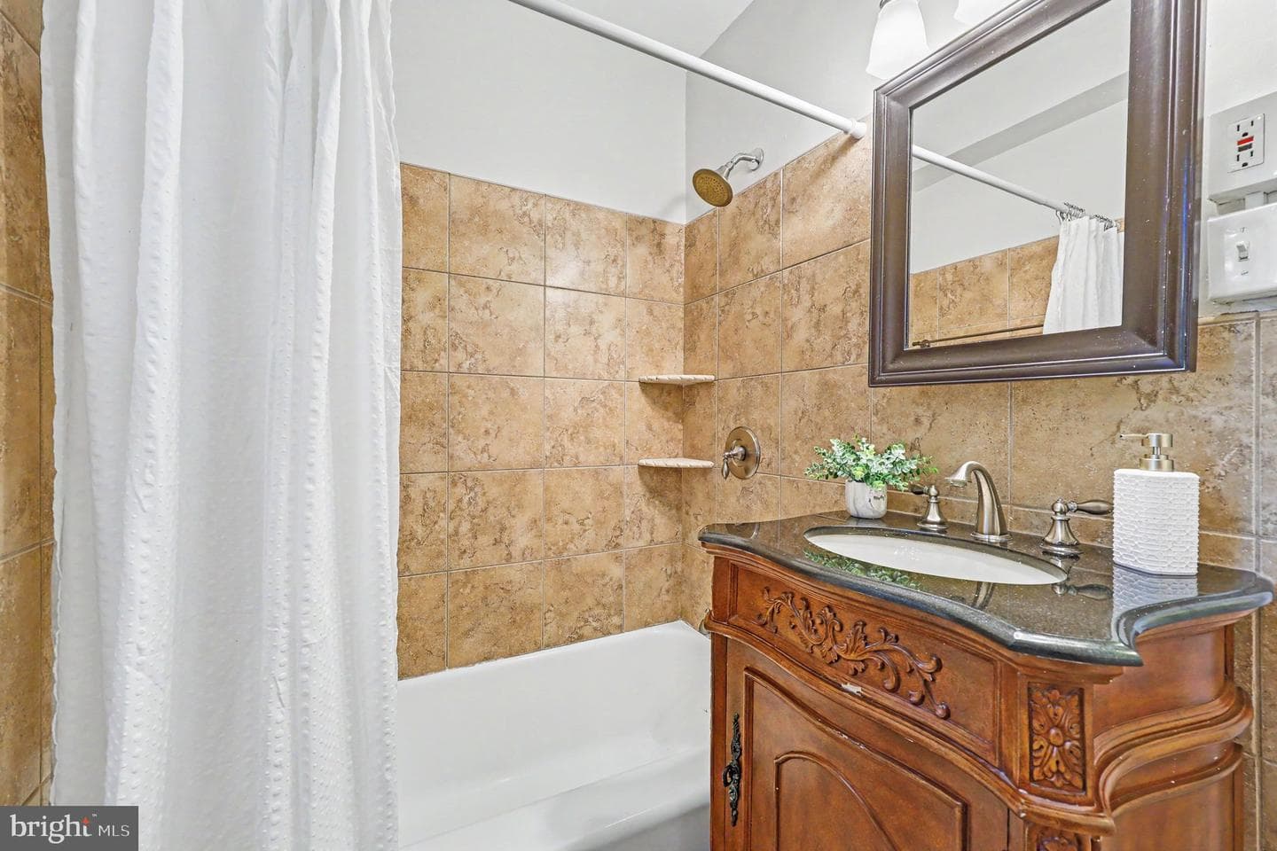 211 E Glebe Road #d photo 16