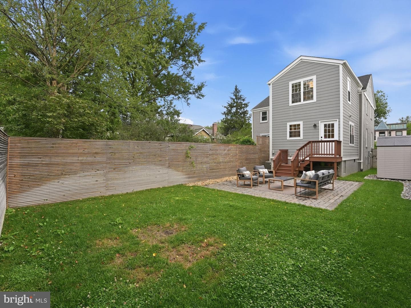 102 E Howell Avenue photo 45