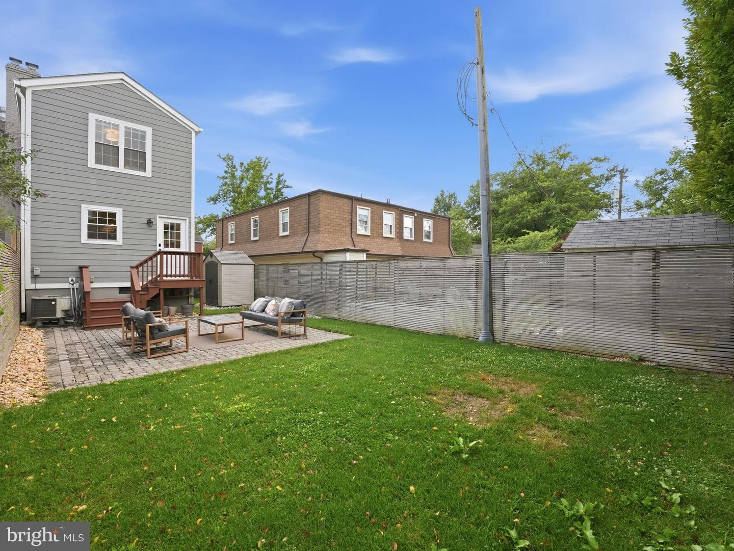 102 E Howell Avenue photo 46