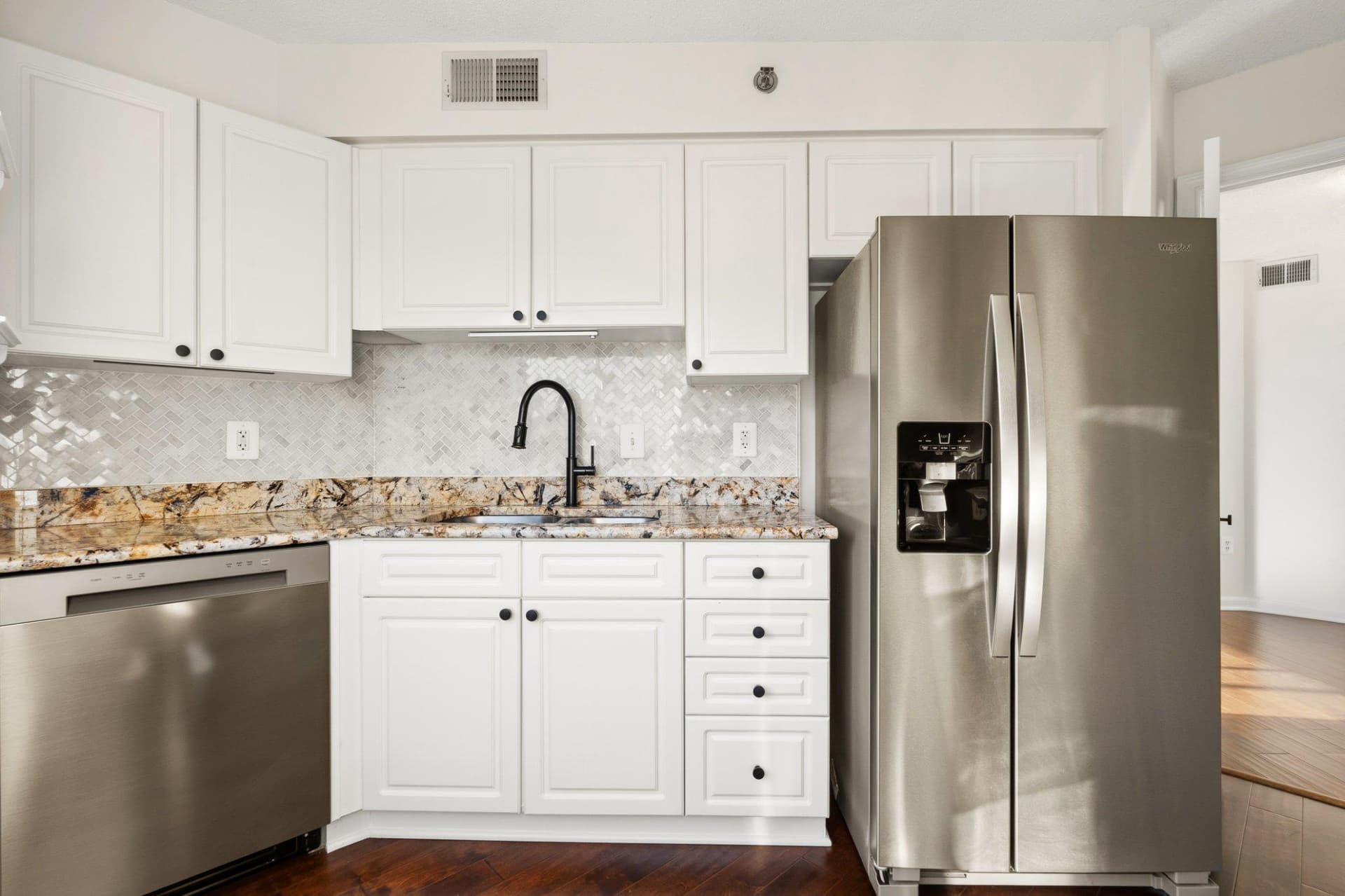 2181 Jamieson Avenue #1402 photo 10