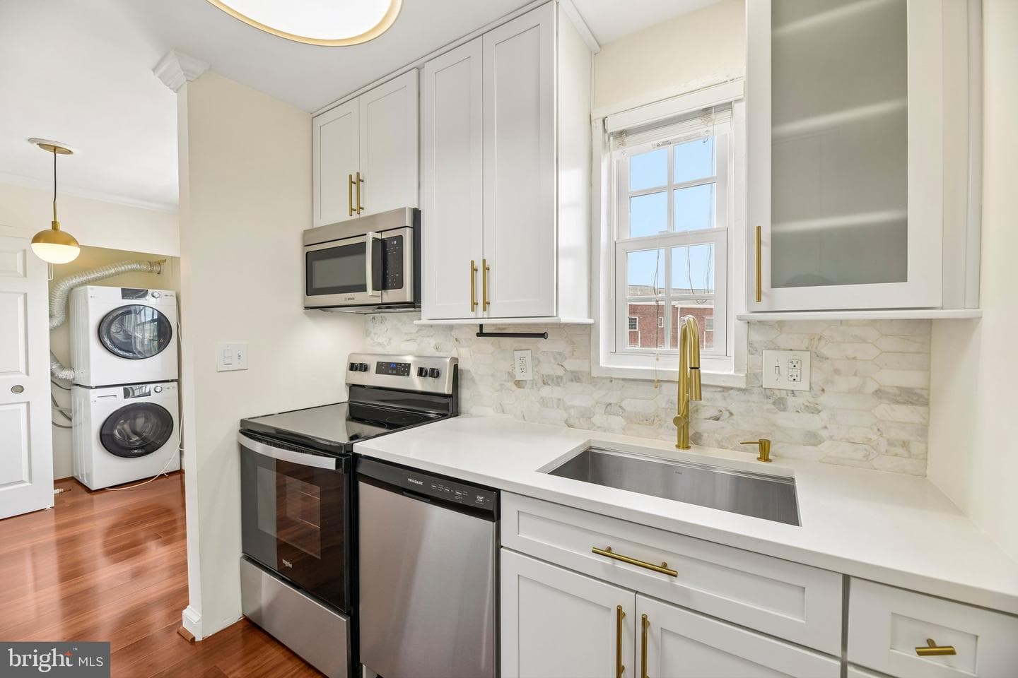 1722 W Abingdon Drive #301 photo 23