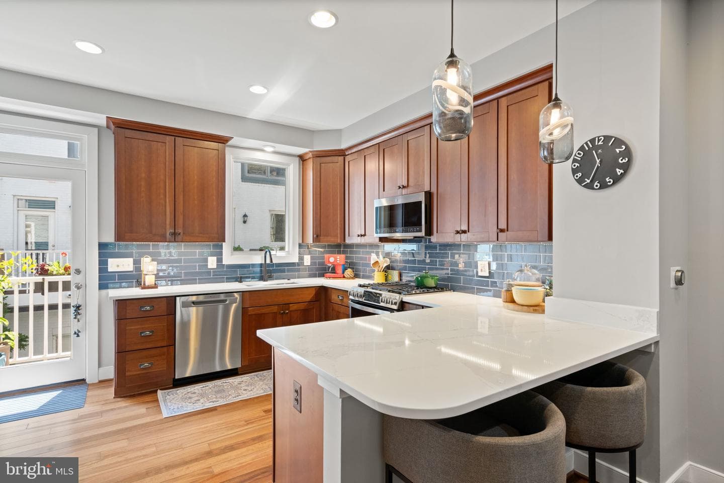 727 N Alfred Street photo 12