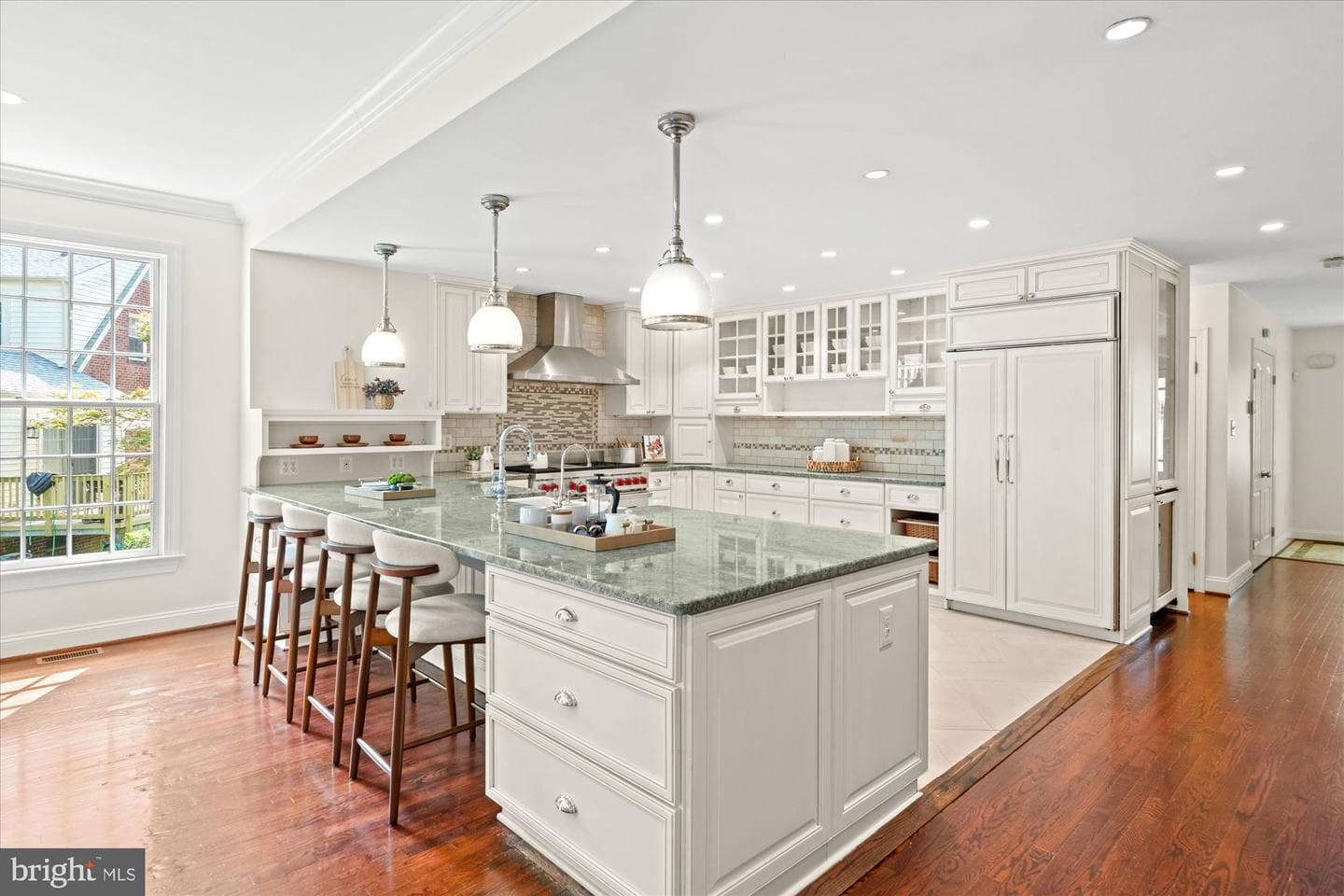 301 Columbia Road photo 12