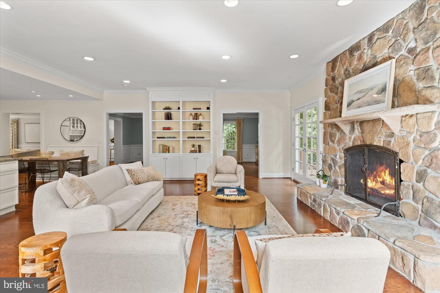 301 Columbia Road photo 24