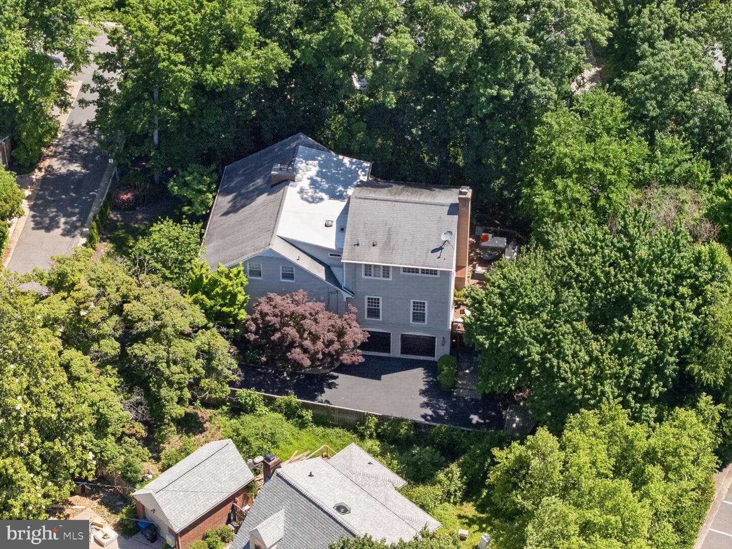 301 Columbia Road photo 3