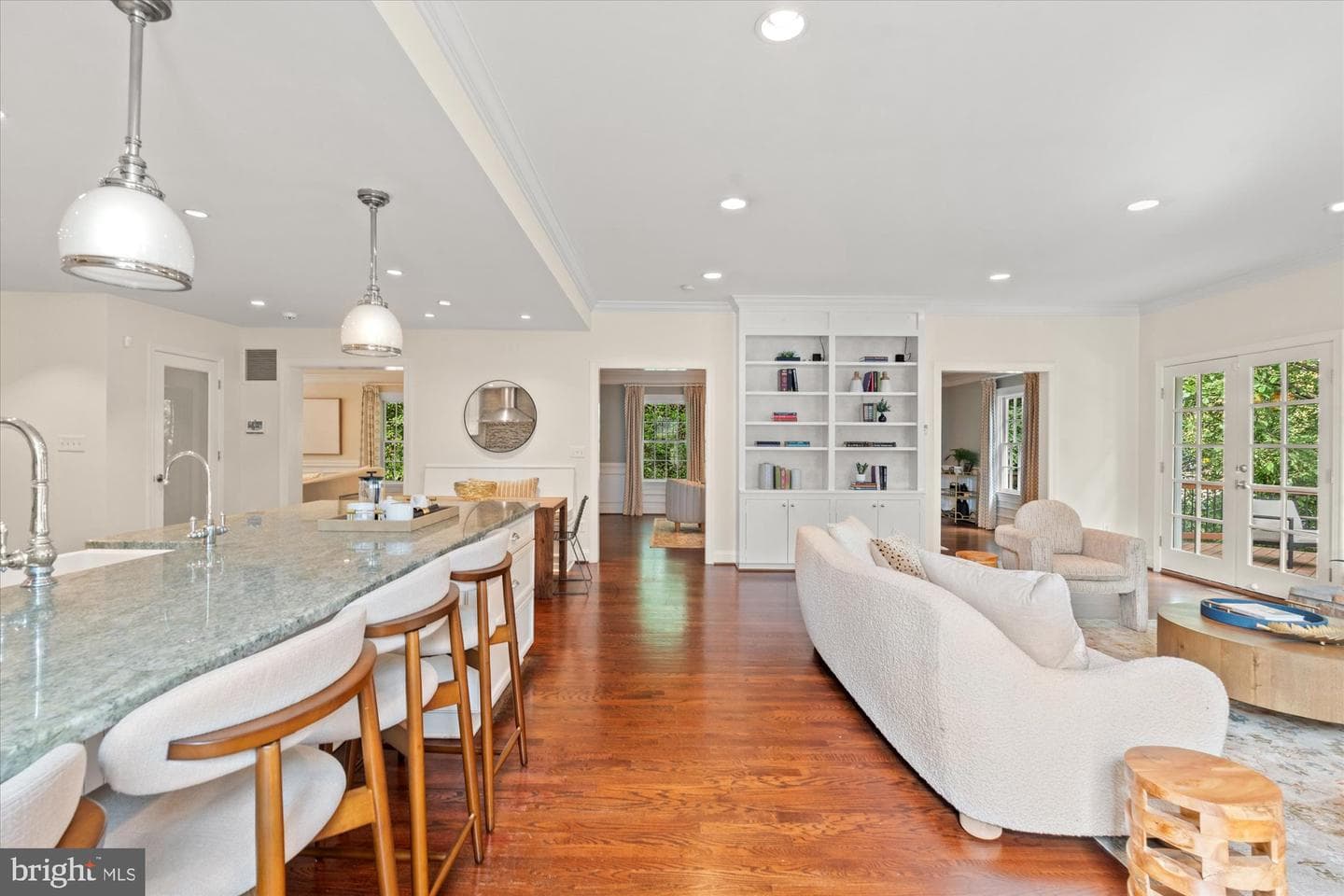 301 Columbia Road photo 30