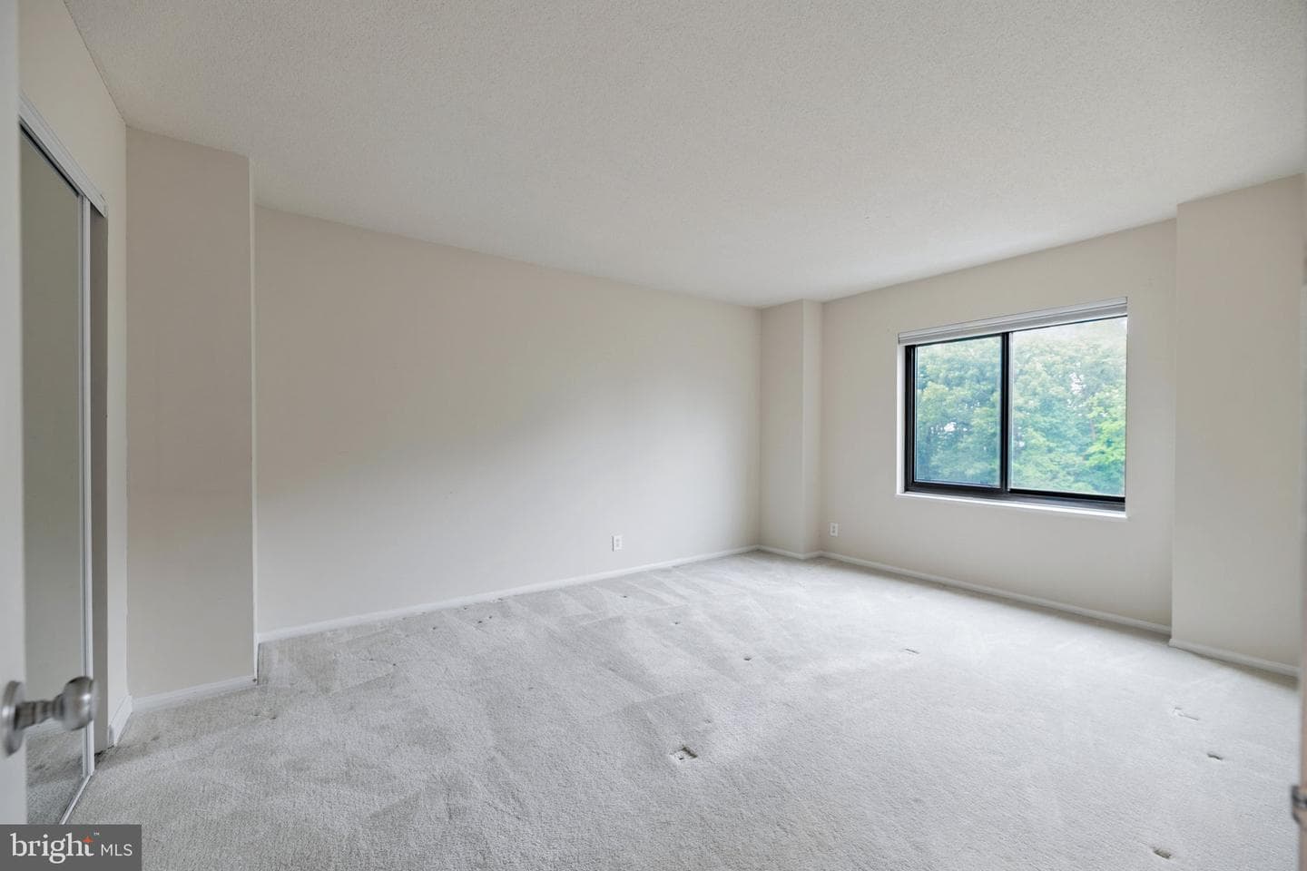 307 Yoakum Parkway #512 photo 25