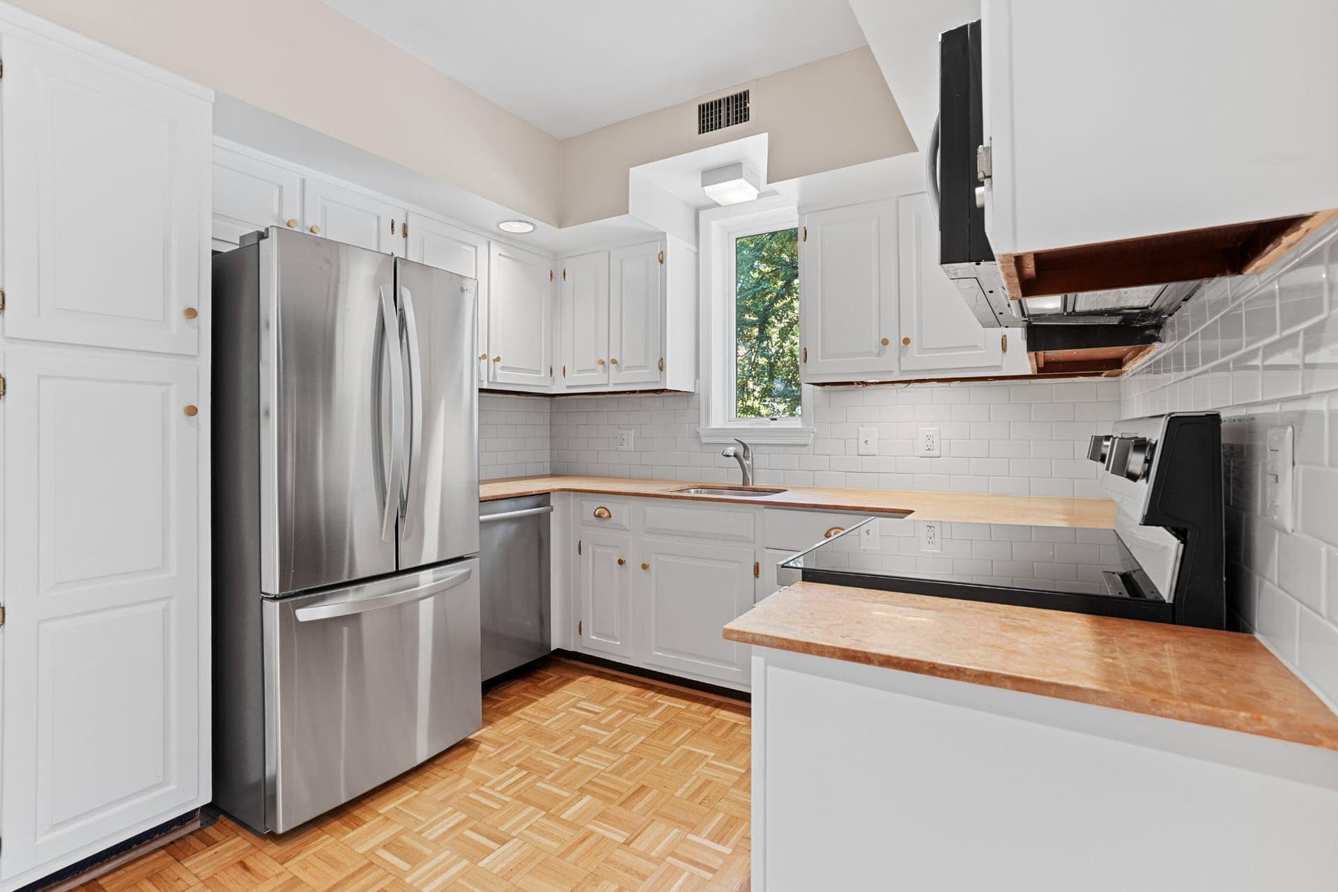 601 Wilkes Street #204 photo 16
