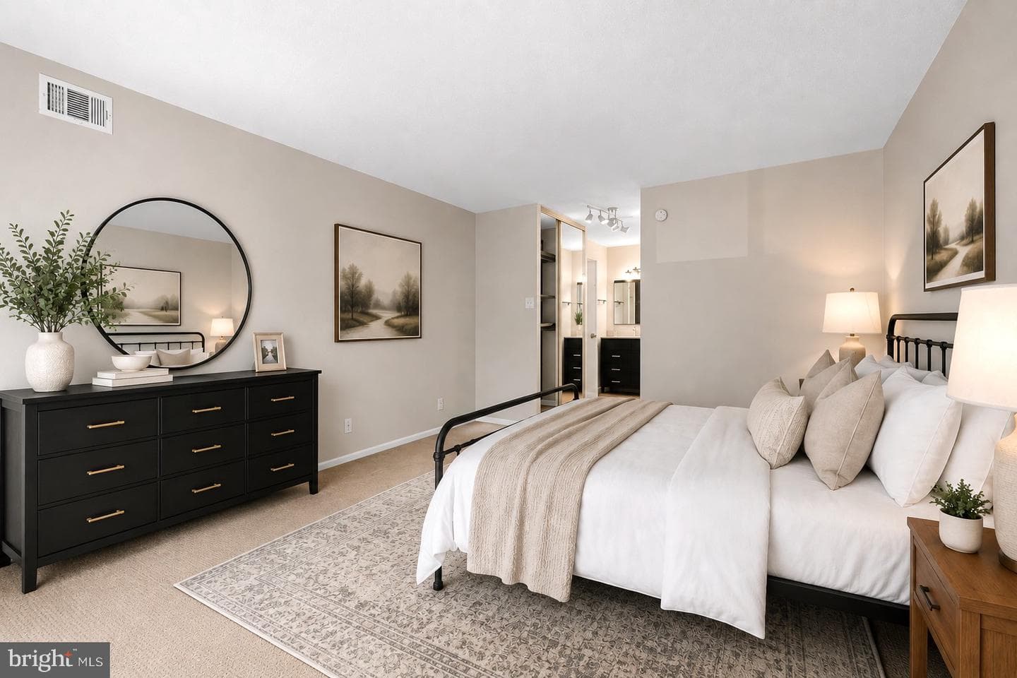309 Yoakum Parkway #204 photo 10