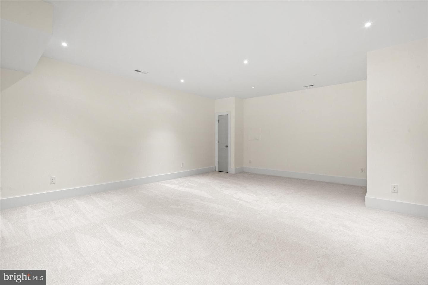 28 W Chapman Street photo 36