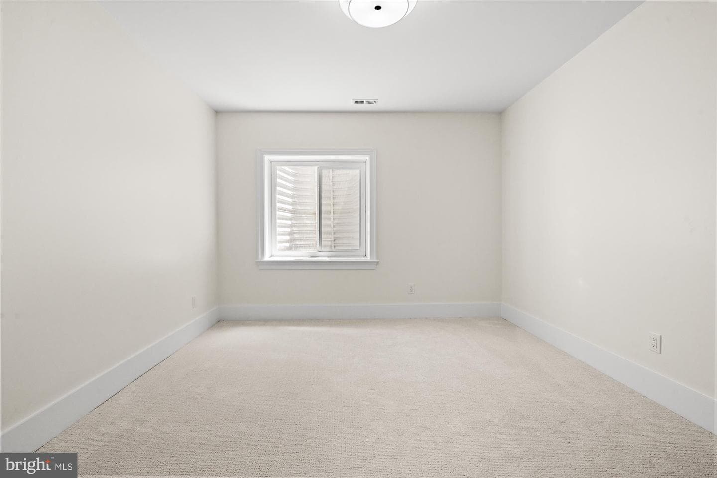 26 W Chapman Street photo 37