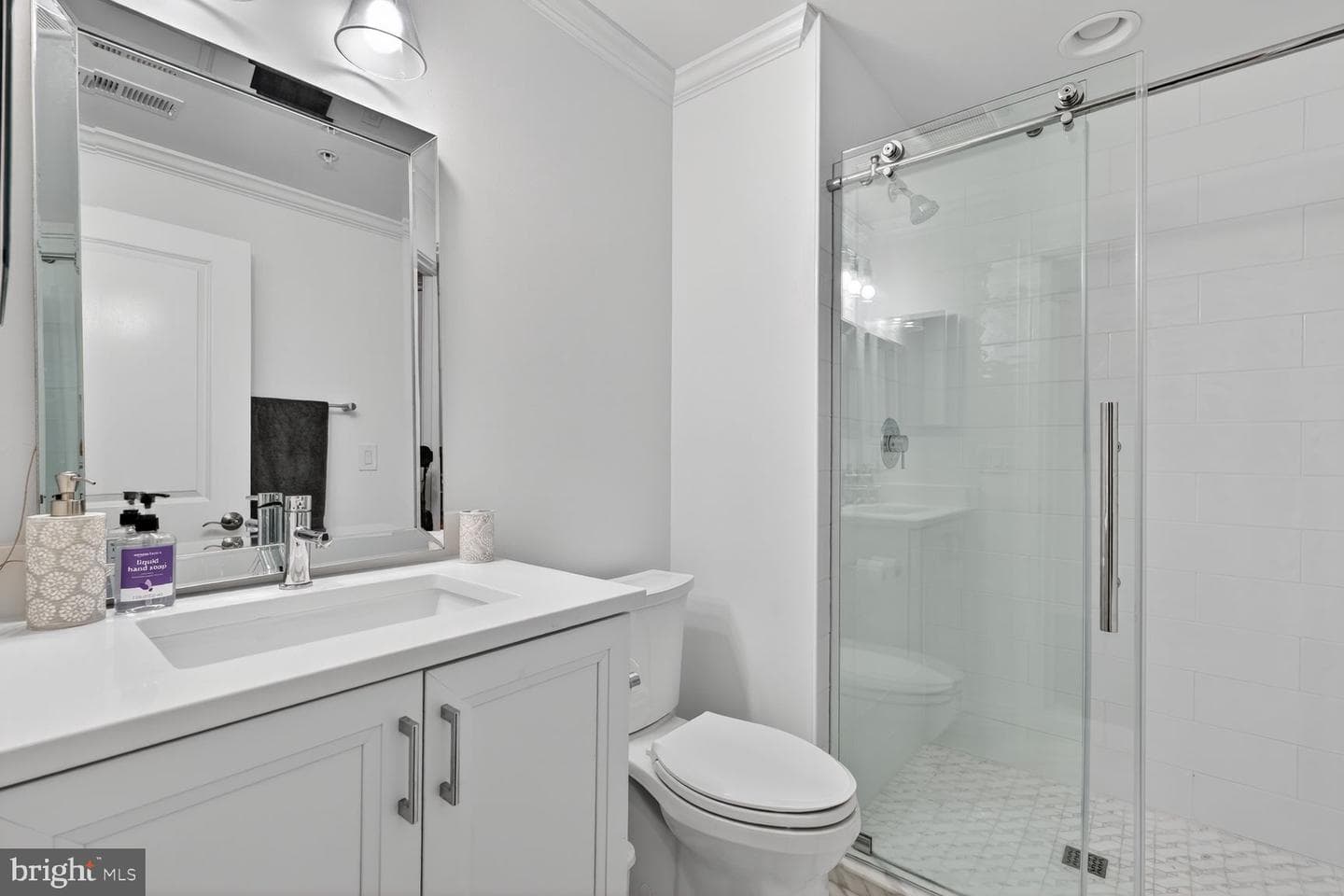 619 E Custis Avenue photo 23