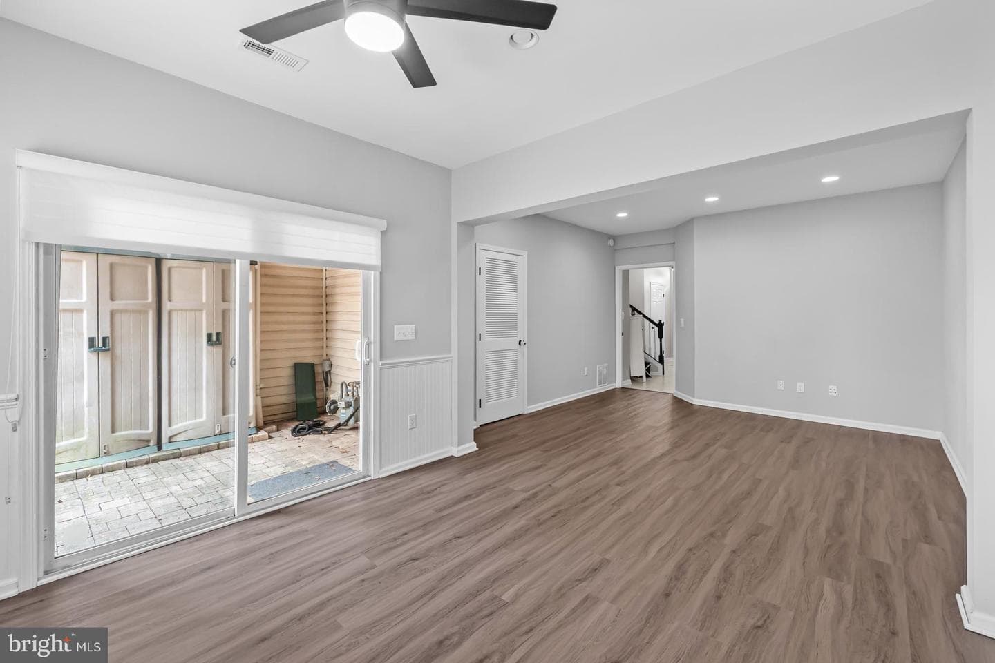 5011 Waple Lane photo 10