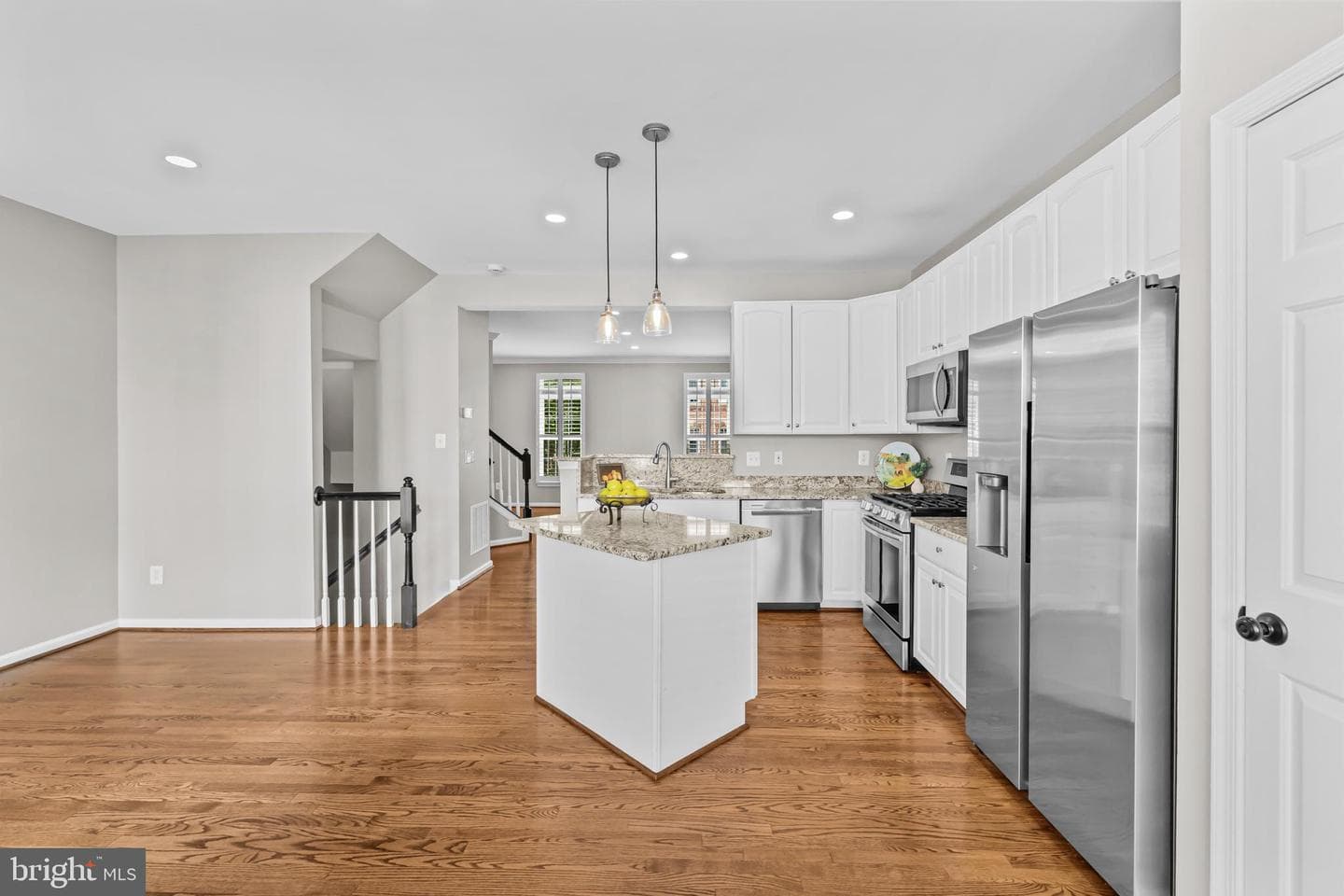 5011 Waple Lane photo 17