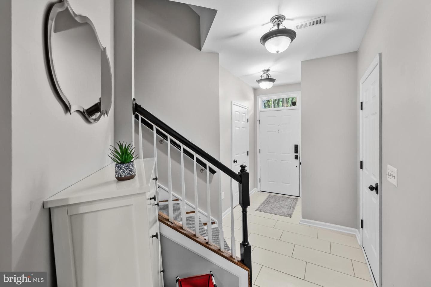 5011 Waple Lane photo 4