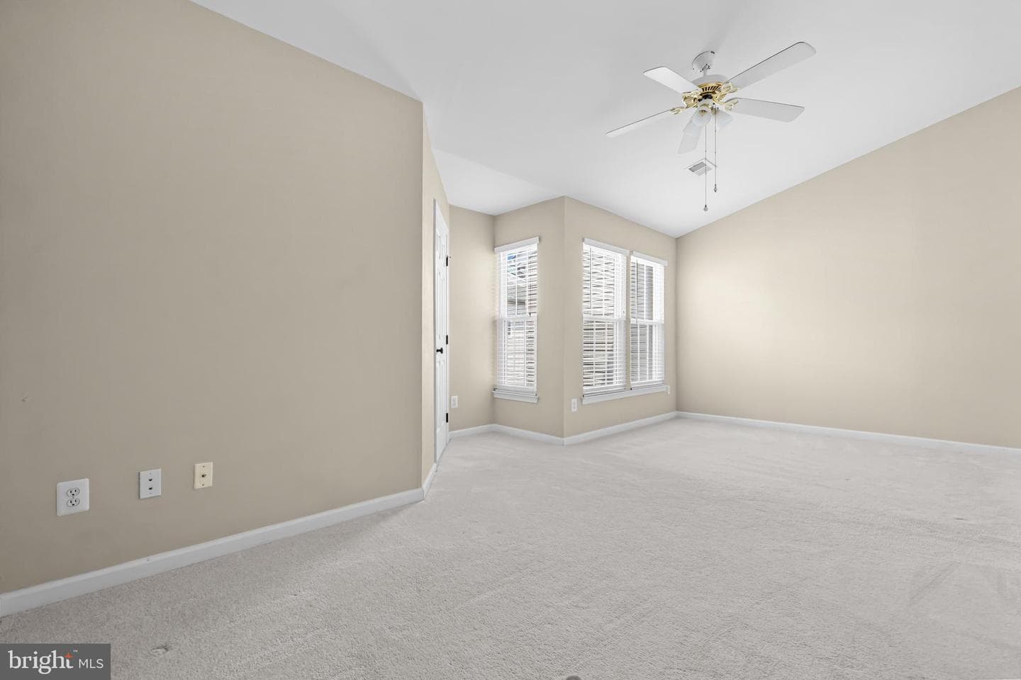5011 Waple Lane photo 44
