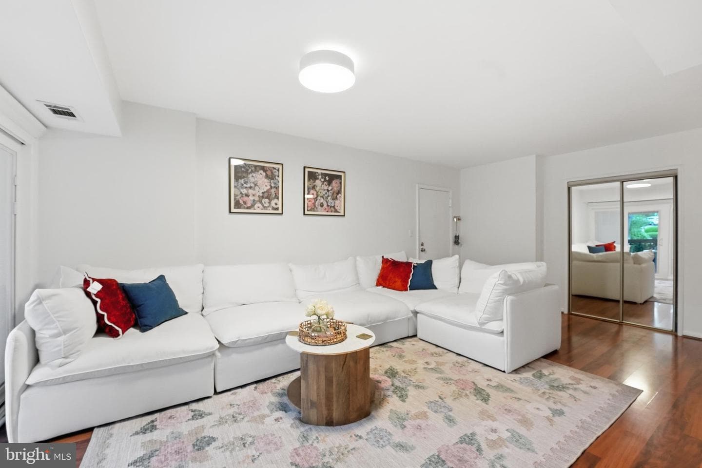 49 Skyhill Road #204 photo 4