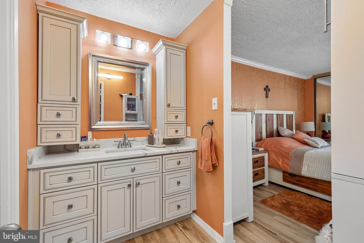 203 Yoakum Parkway #925 photo 28