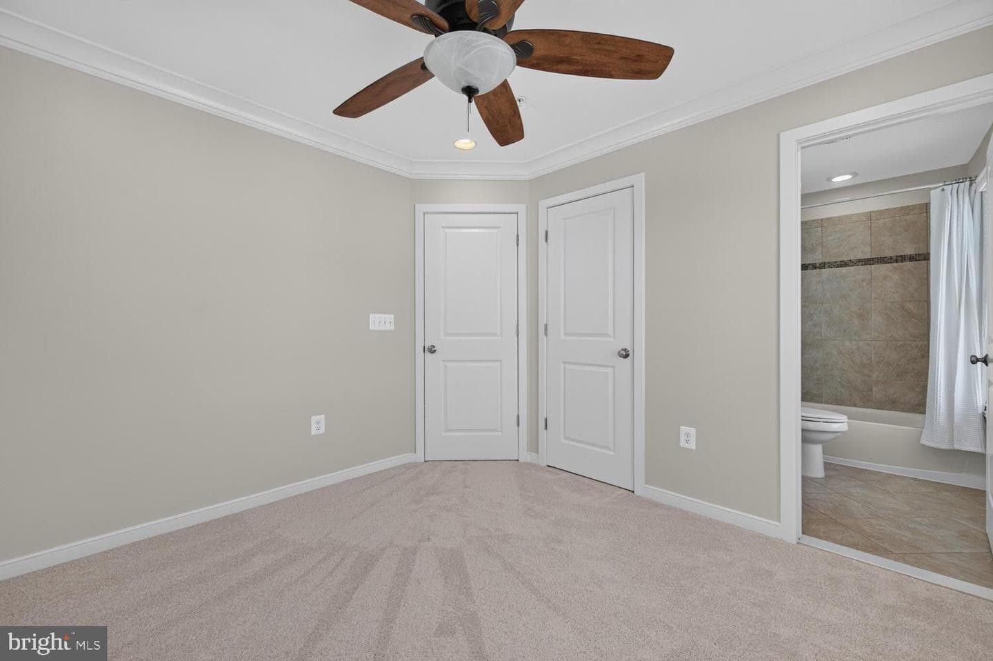 820 N Alfred Street photo 40
