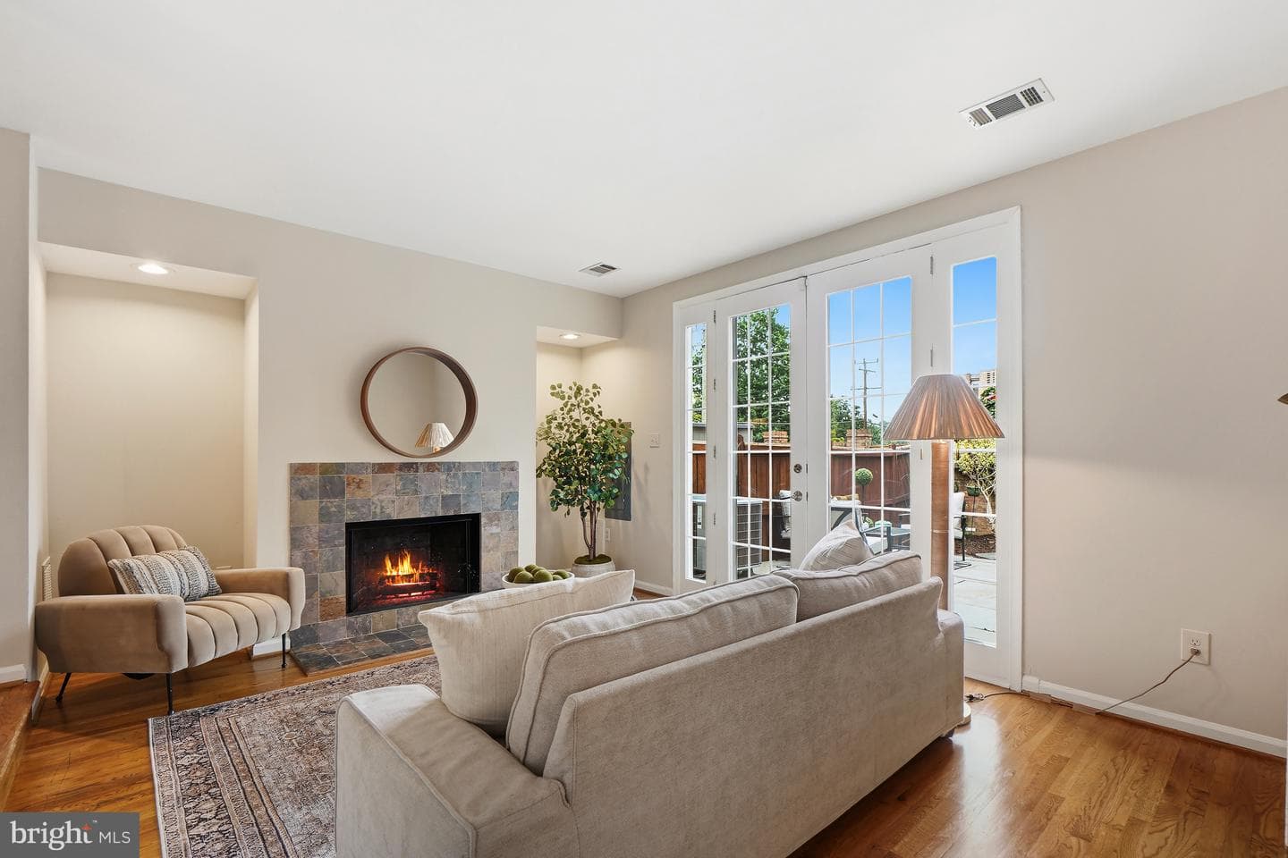 404 Glebe Road W photo 11